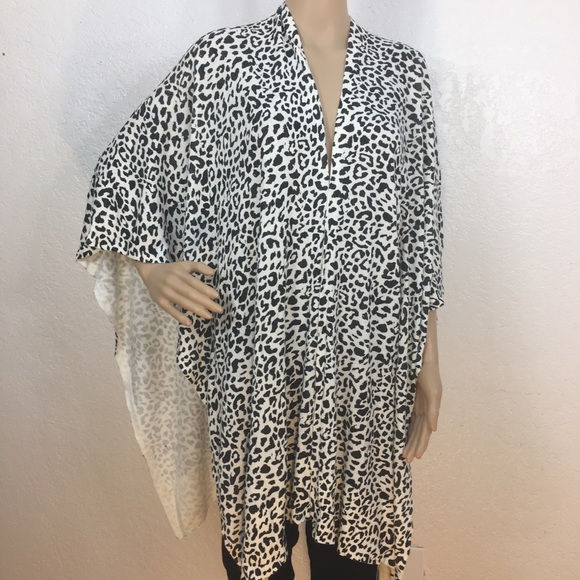 Lou Lou Australia Merino Wool Black & White Wrap